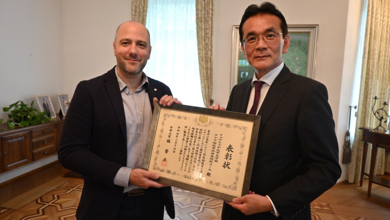 Predstojnik Oddelka za azijske študije doc. dr. Luka Culiberg in japonski veleposlanik v Sloveniji Nj. Eks. Hiromichi Matsushima